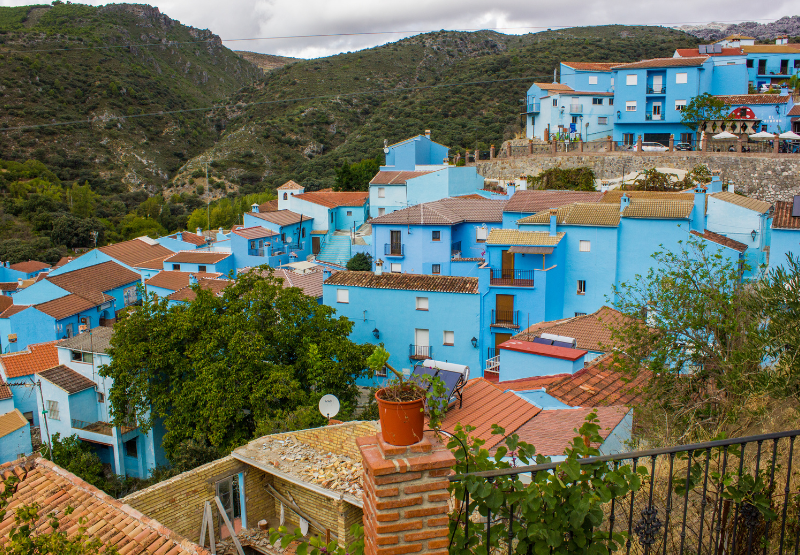 visita a juzcar, pueblo con encanto en Málaga