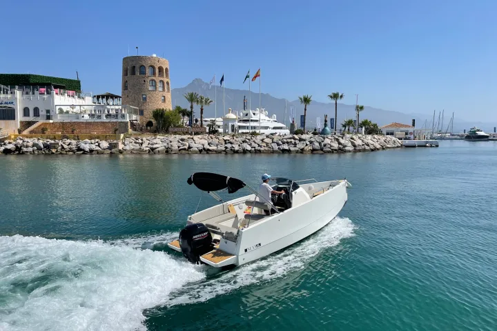 Alquilar lancha en Puerto Banús