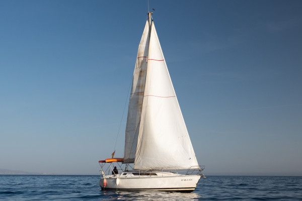 Alquilar un velero en Puerto Banús